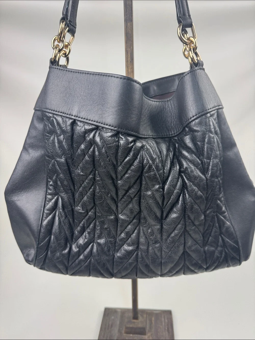 Coach Black Quilted Leather Shoulder Tote Bag Gold Hardware pockets Chain strap